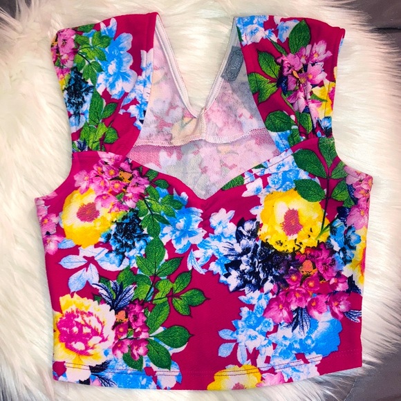 Vizio Tops - Floral Crop Top Blouse